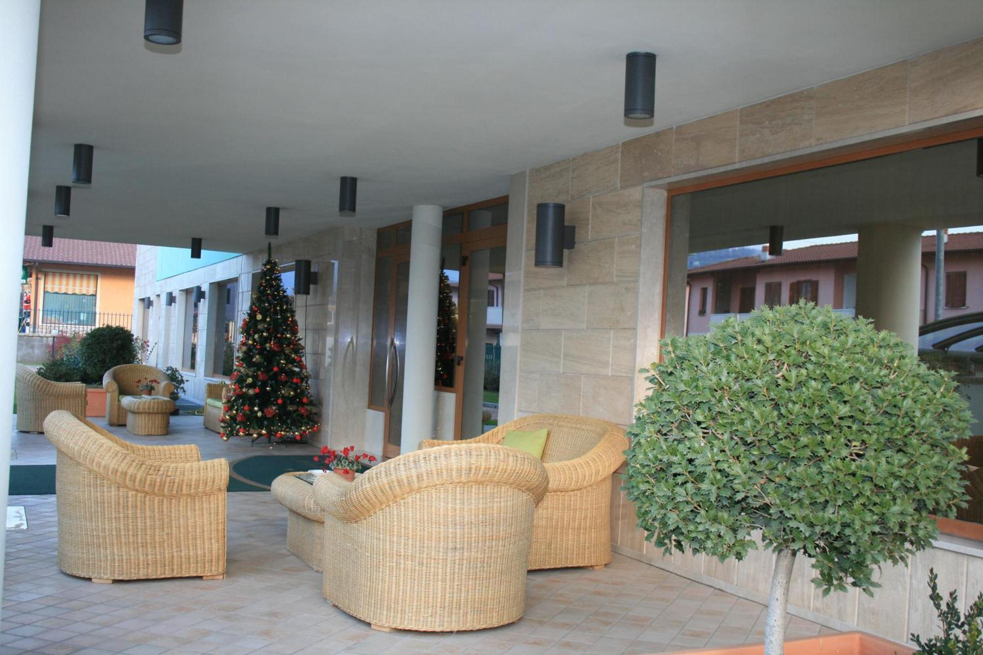 La Fonte Hotel Ome Exterior photo