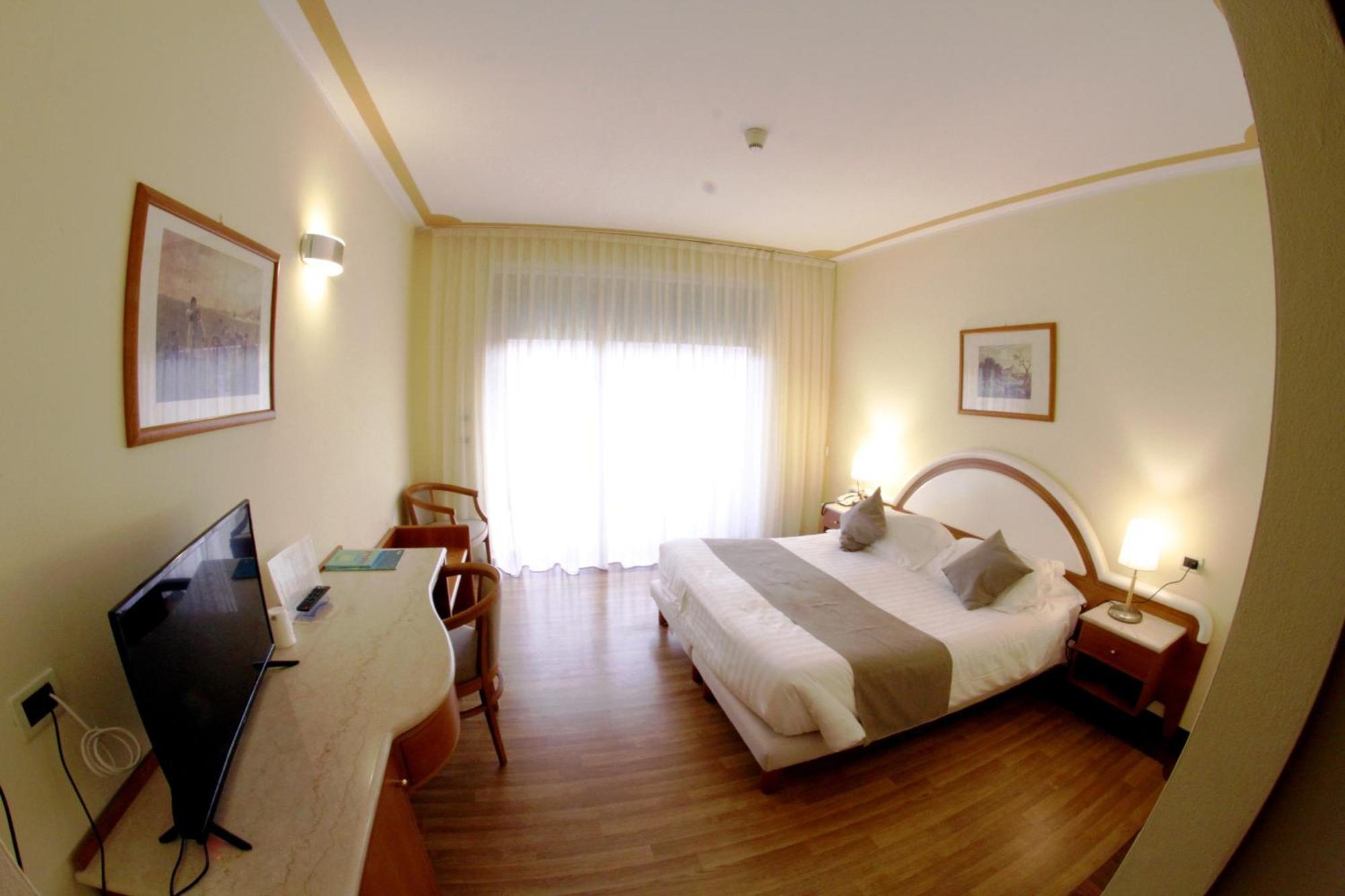 La Fonte Hotel Ome Exterior photo